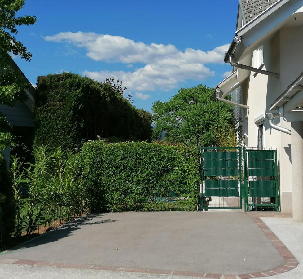 Garden Paradise Bled Apartments - Garden, Pond And Castle View Extérieur photo