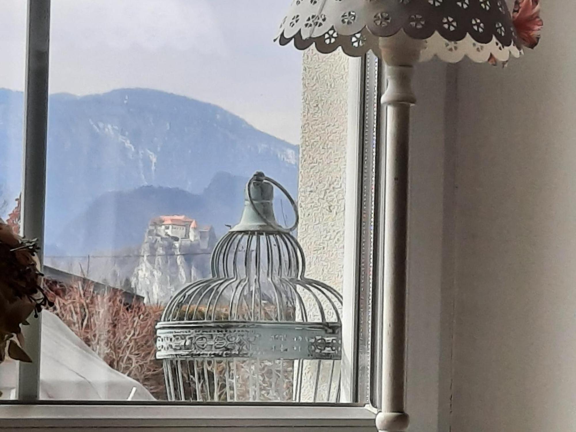 Garden Paradise Bled Apartments - Garden, Pond And Castle View Extérieur photo