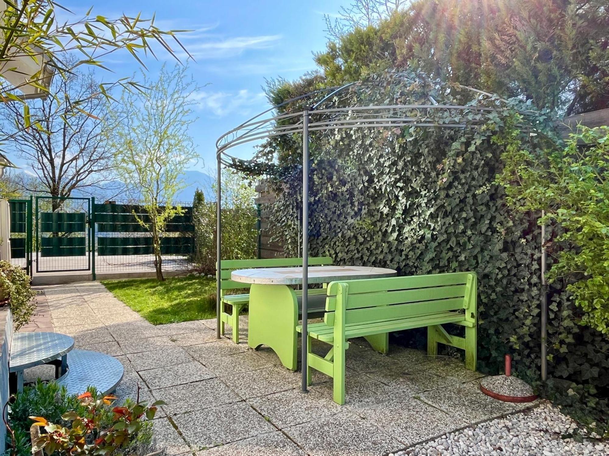 Garden Paradise Bled Apartments - Garden, Pond And Castle View Chambre photo